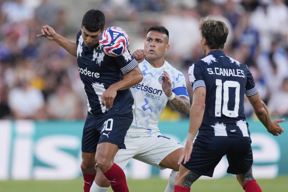 英超：热刺客场3-1击败狼队