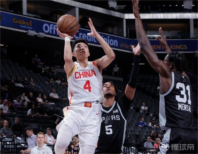 湖人浓眉哥篮下统治力助球队获胜