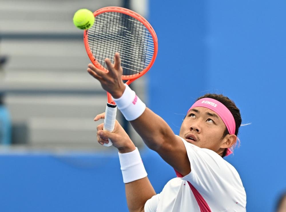 摸吉祥物女演员胸部，前塞尔塔队长马略被判赔偿1000欧